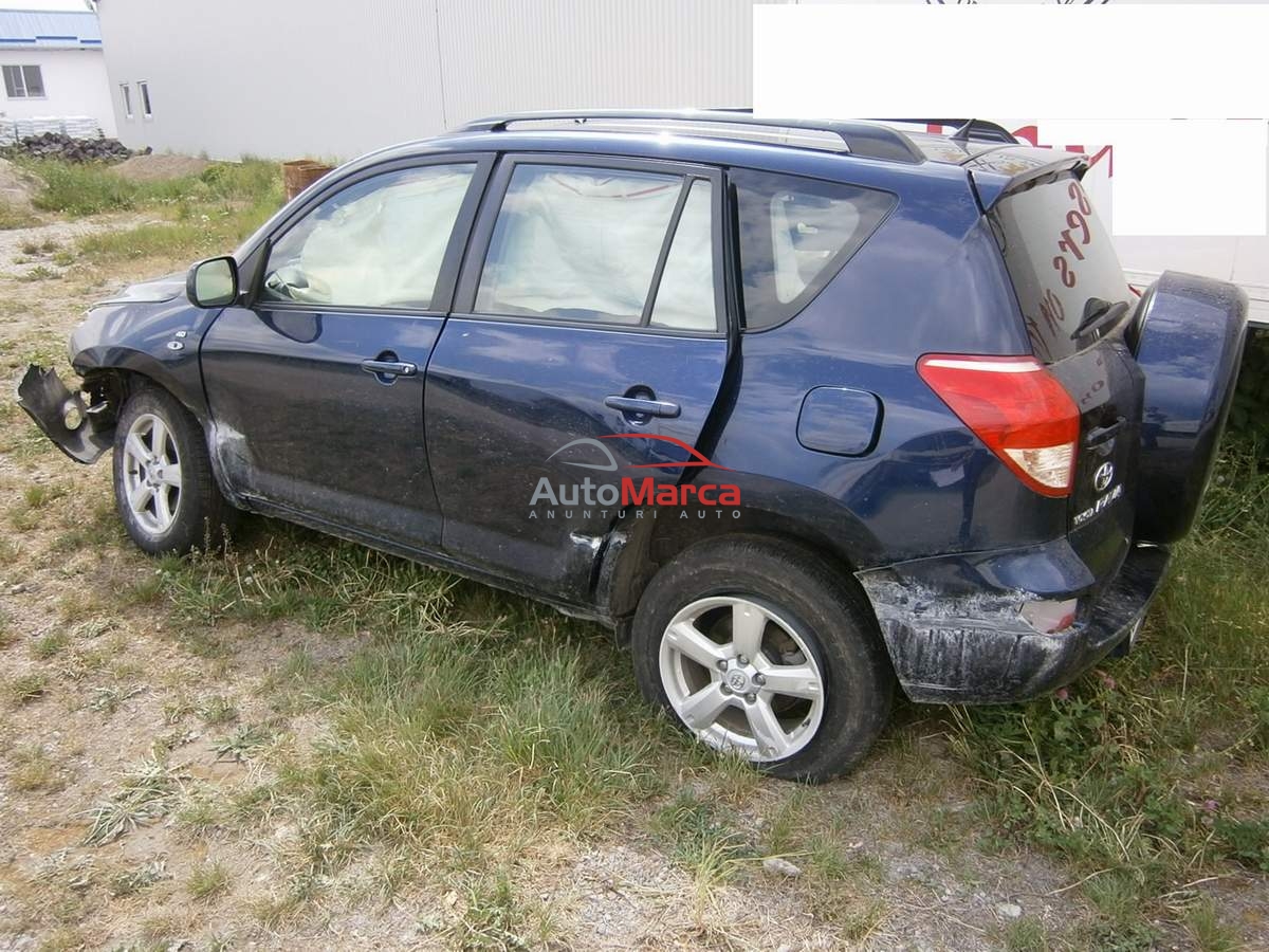 Cumpar Toyota avariata, accidentat dauna...